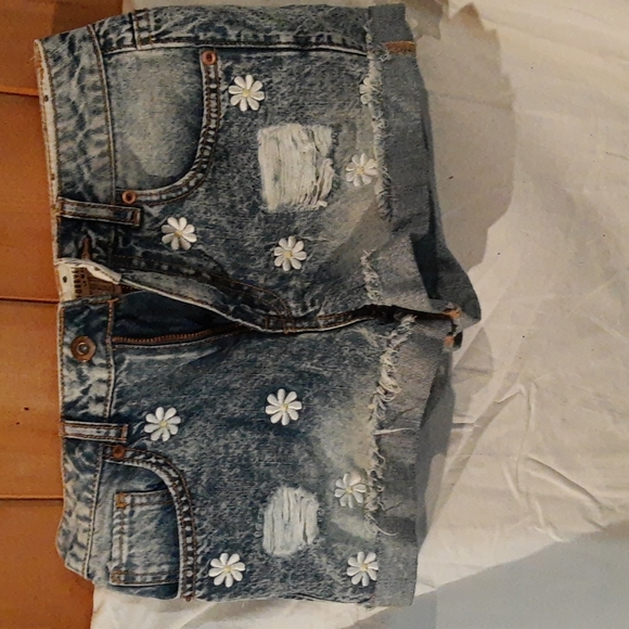Flower Jean Shorts - Picture 1 of 3